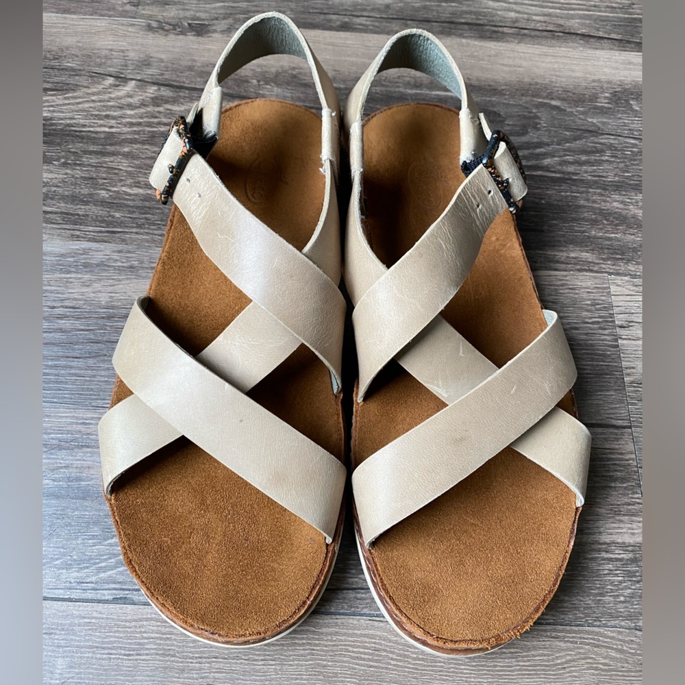 Chaco Women's Beige Strappy Sandals Size 6 - Picture 2 of 9